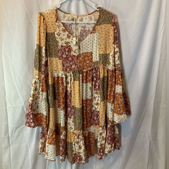 easel Dresses & Skirts - Easel womens patchwork Boho style long sleeve dress size large bell sleeves NWTO